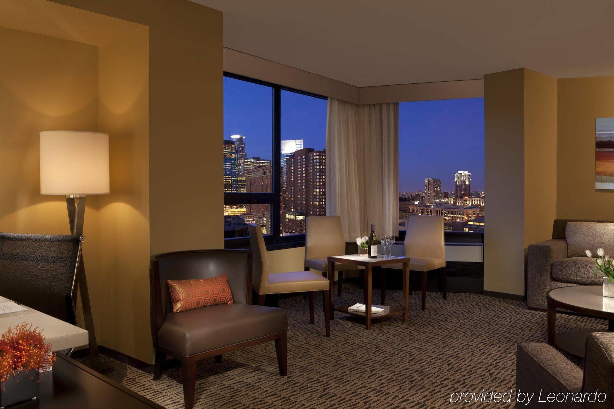 Sheraton Minneapolis Downtown Convention Center Экстерьер фото