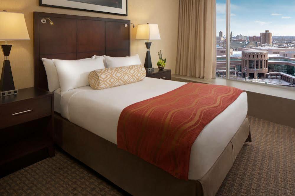 Sheraton Minneapolis Downtown Convention Center Экстерьер фото